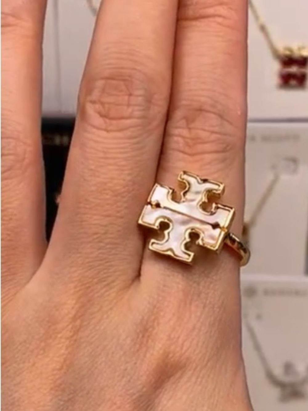 NWT Tory Burch Mother of Pearl Double T Logo Ring Gold Ivory Stacking Band Size